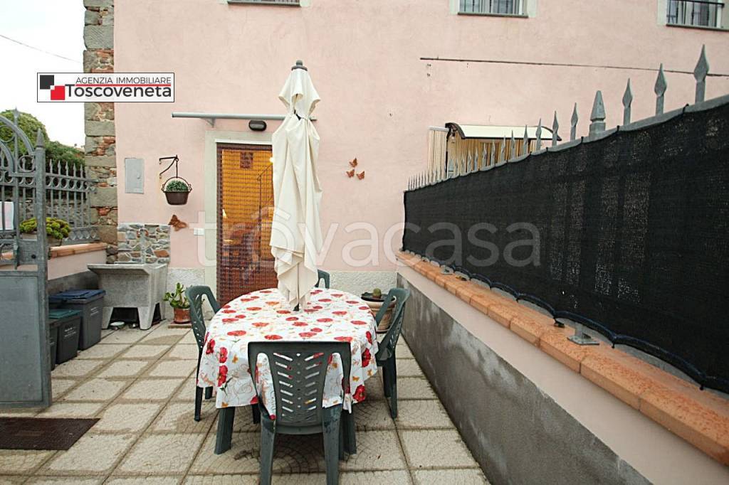 casa indipendente in vendita a Capannori in zona Segromigno in Monte
