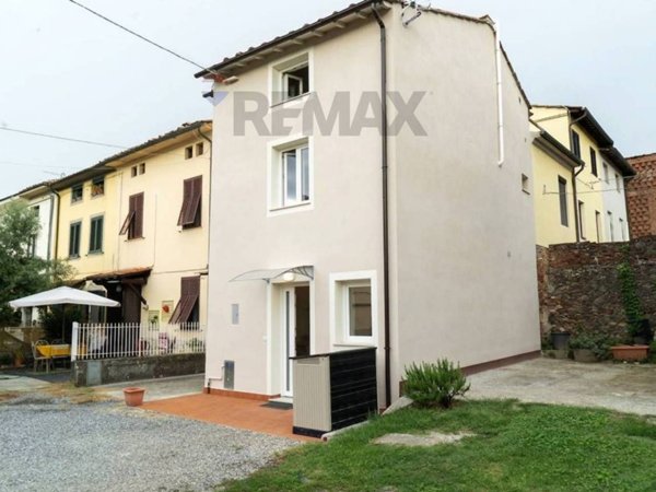 casa indipendente in vendita a Capannori