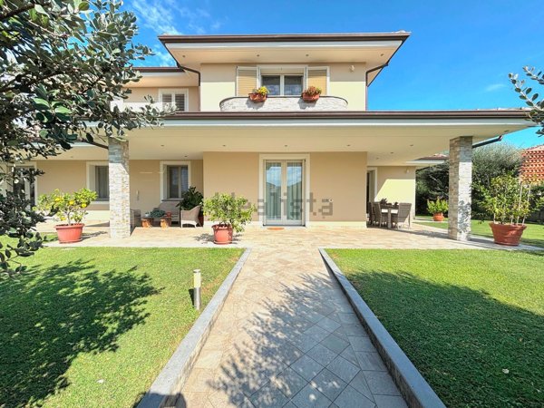 casa indipendente in vendita a Capannori in zona Lammari