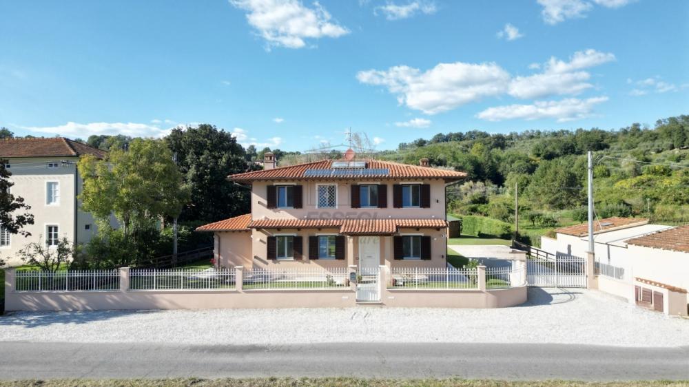intera palazzina in vendita a Capannori