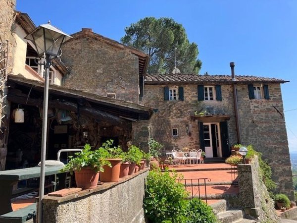 casale in vendita a Capannori in zona San Gennaro