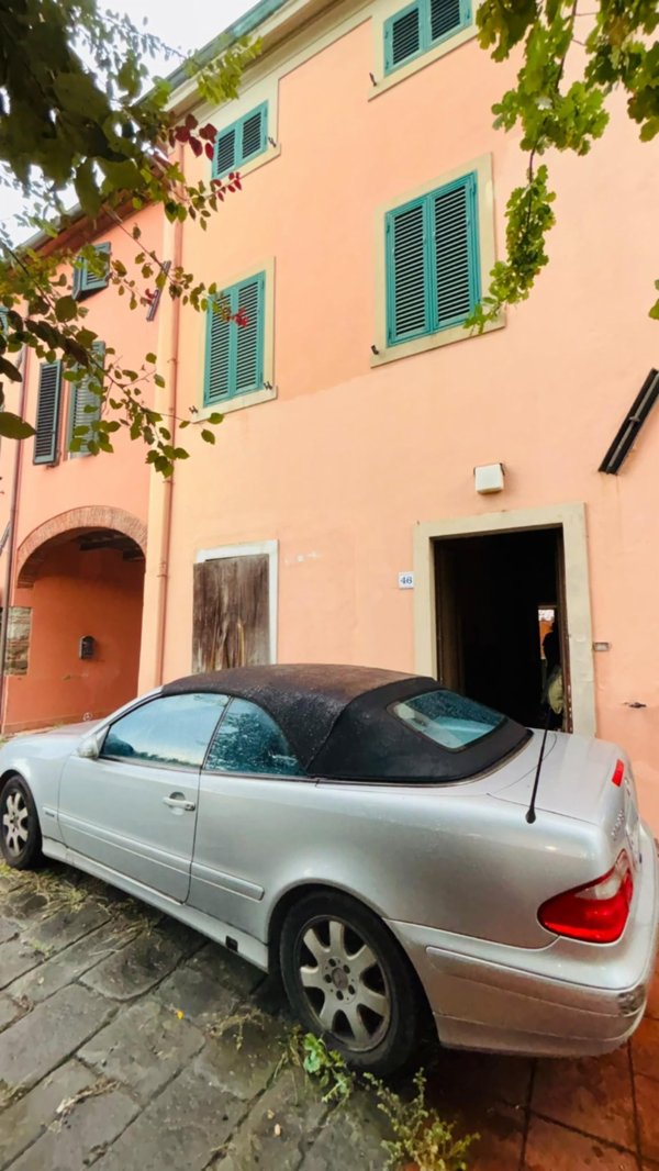 intera palazzina in vendita a Capannori in zona Lunata