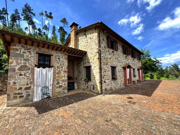 casa indipendente in vendita a Capannori in zona Castelvecchio di Compito