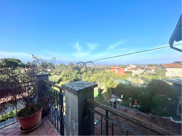 casa indipendente in vendita a Capannori in zona Castelvecchio di Compito