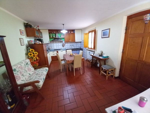 intera palazzina in vendita a Capannori in zona San Gennaro