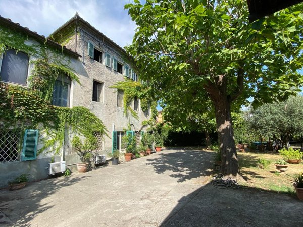 casa indipendente in vendita a Capannori in zona Carraia