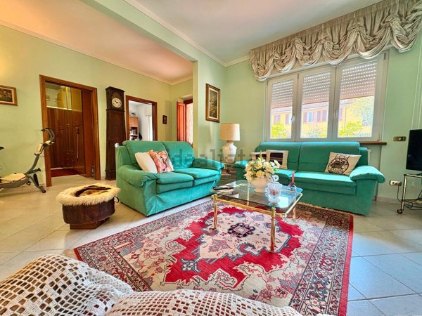 casa indipendente in vendita a Capannori in zona Lammari