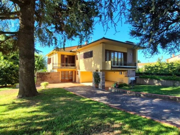 casa indipendente in vendita a Capannori in zona Marlia