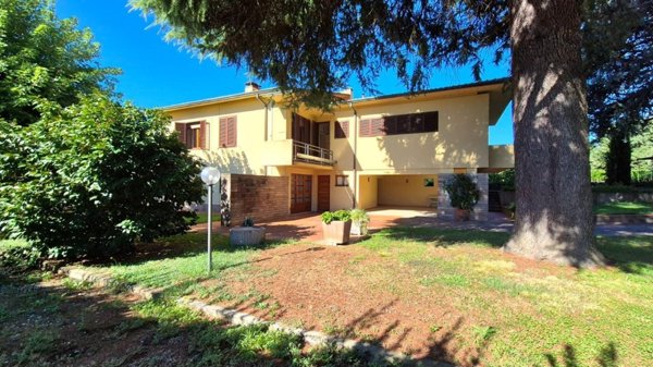 casa indipendente in vendita a Capannori in zona Marlia