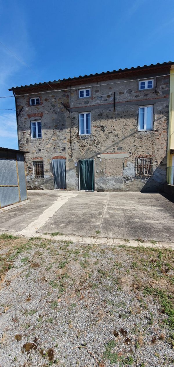 intera palazzina in vendita a Capannori