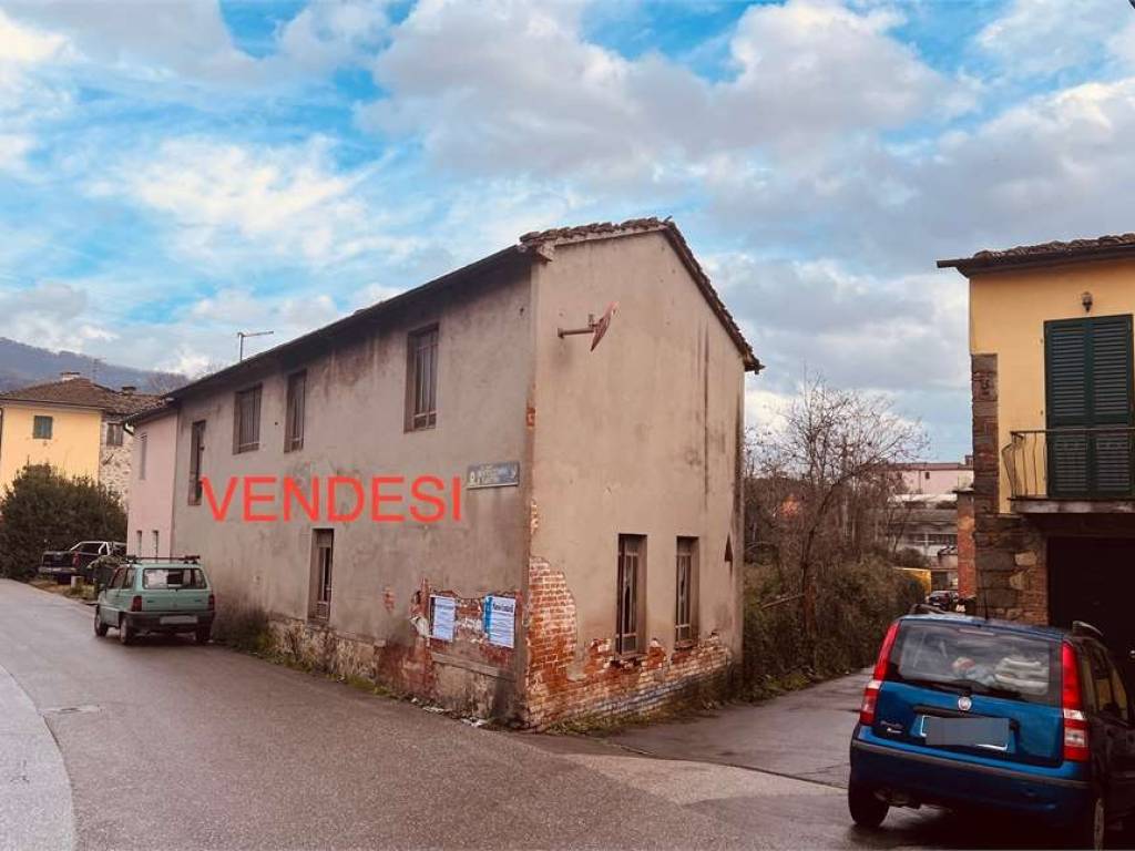 locale commerciale in vendita a Capannori in zona Corte Polito