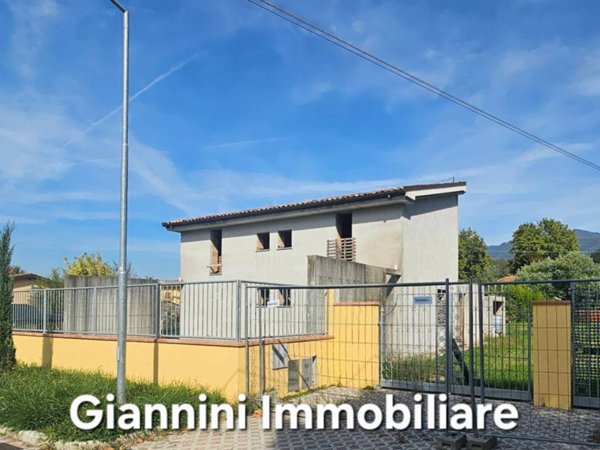 casa indipendente in vendita a Capannori