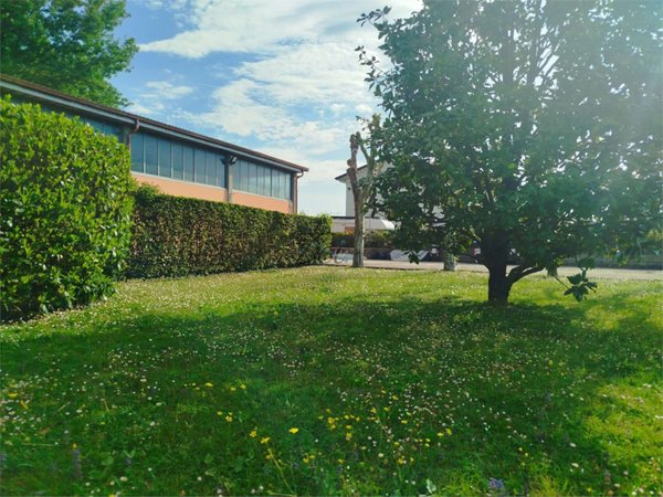 ufficio in vendita a Capannori in zona Corte Polito