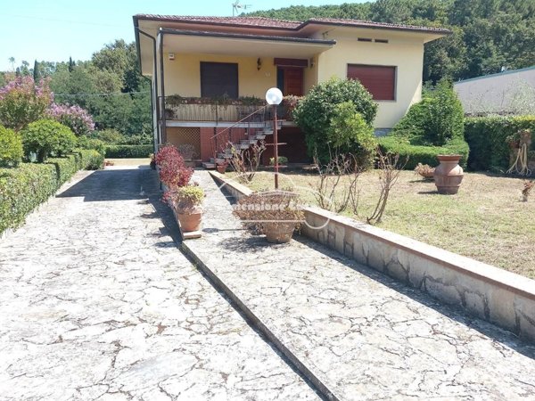 casa indipendente in vendita a Capannori in zona Guamo