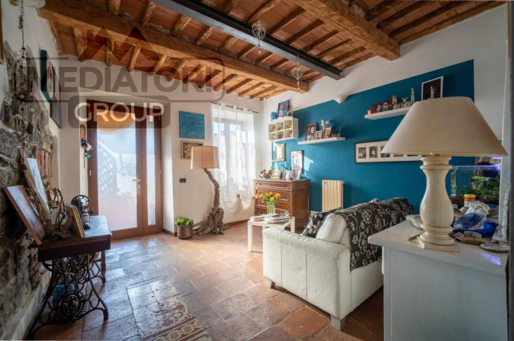 casa indipendente in vendita a Capannori in zona Marlia