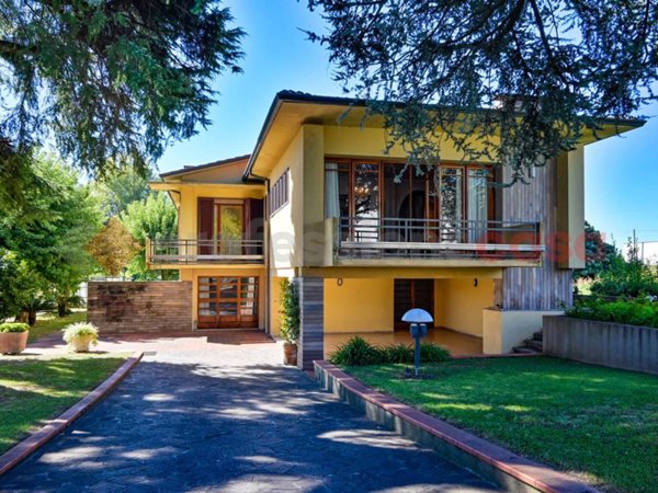 casa indipendente in vendita a Capannori in zona Marlia