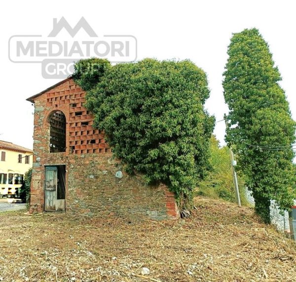 casa indipendente in vendita a Capannori in zona Segromigno in Monte
