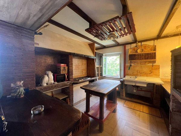 casa indipendente in vendita a Capannori in zona Castelvecchio di Compito