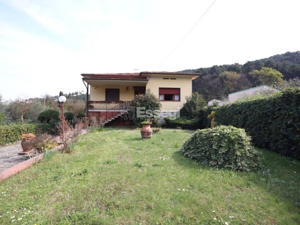 casa indipendente in vendita a Capannori in zona Castelvecchio di Compito