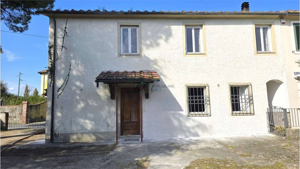 casa indipendente in vendita a Capannori in zona Lunata