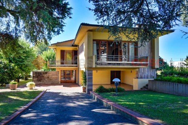 casa indipendente in vendita a Capannori in zona Marlia