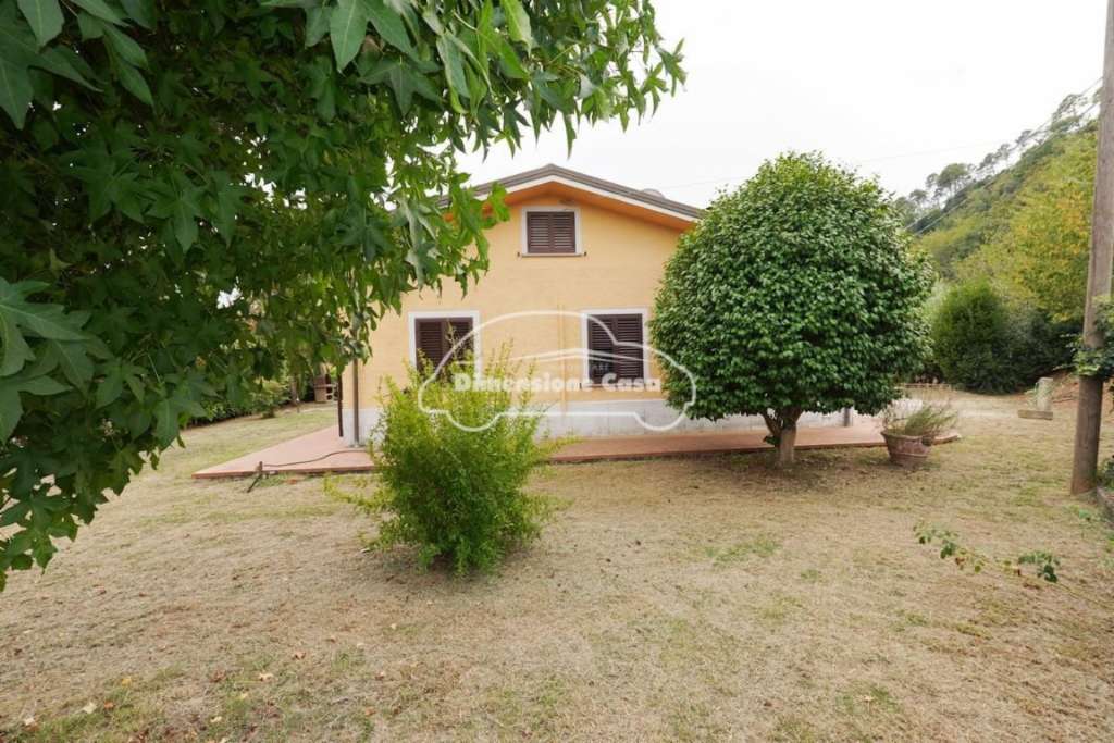casa indipendente in vendita a Capannori in zona Castelvecchio di Compito