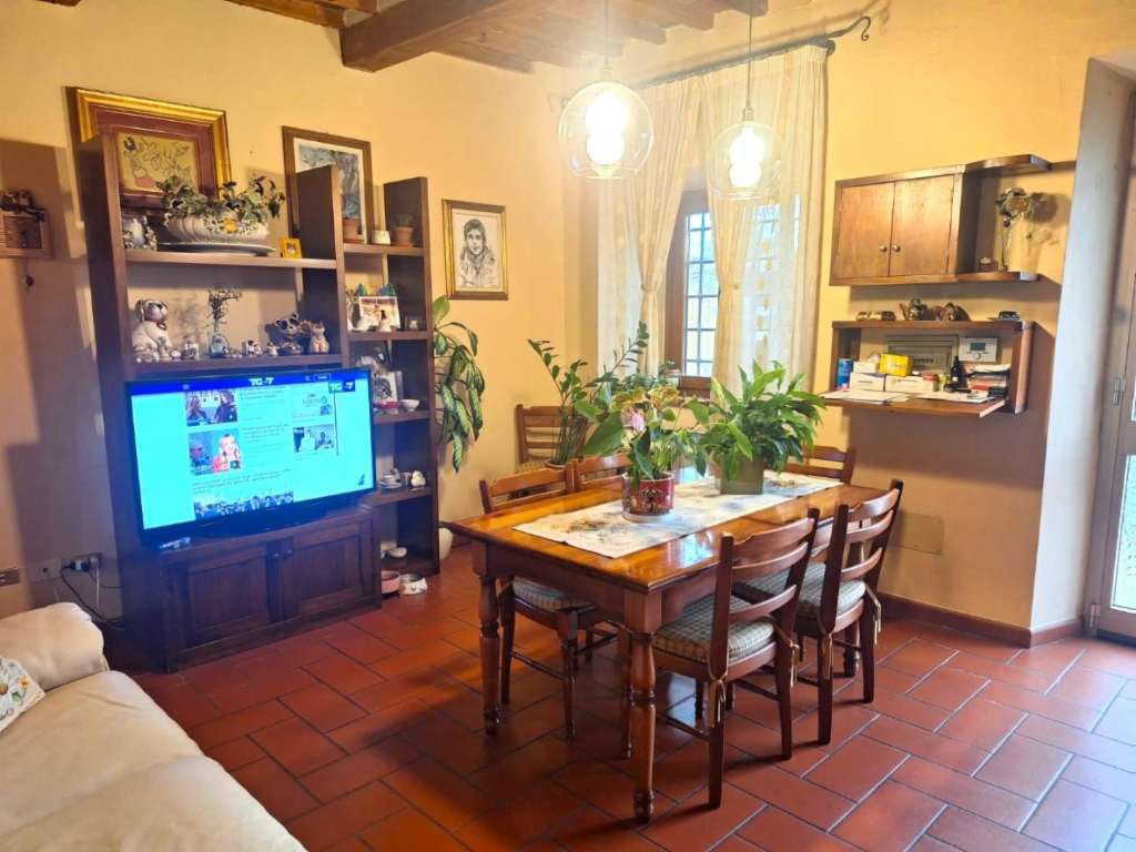 casa indipendente in vendita a Capannori in zona Segromigno in Monte