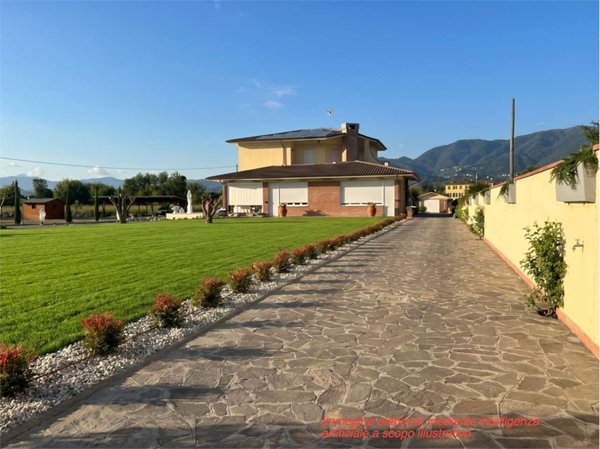 casa indipendente in vendita a Capannori in zona Lammari