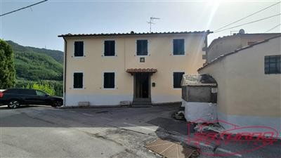 casa indipendente in vendita a Capannori in zona San Gennaro