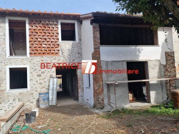 casale in vendita a Capannori