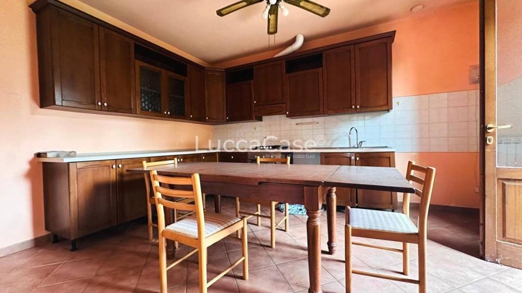 casa indipendente in vendita a Capannori in zona Castelvecchio di Compito