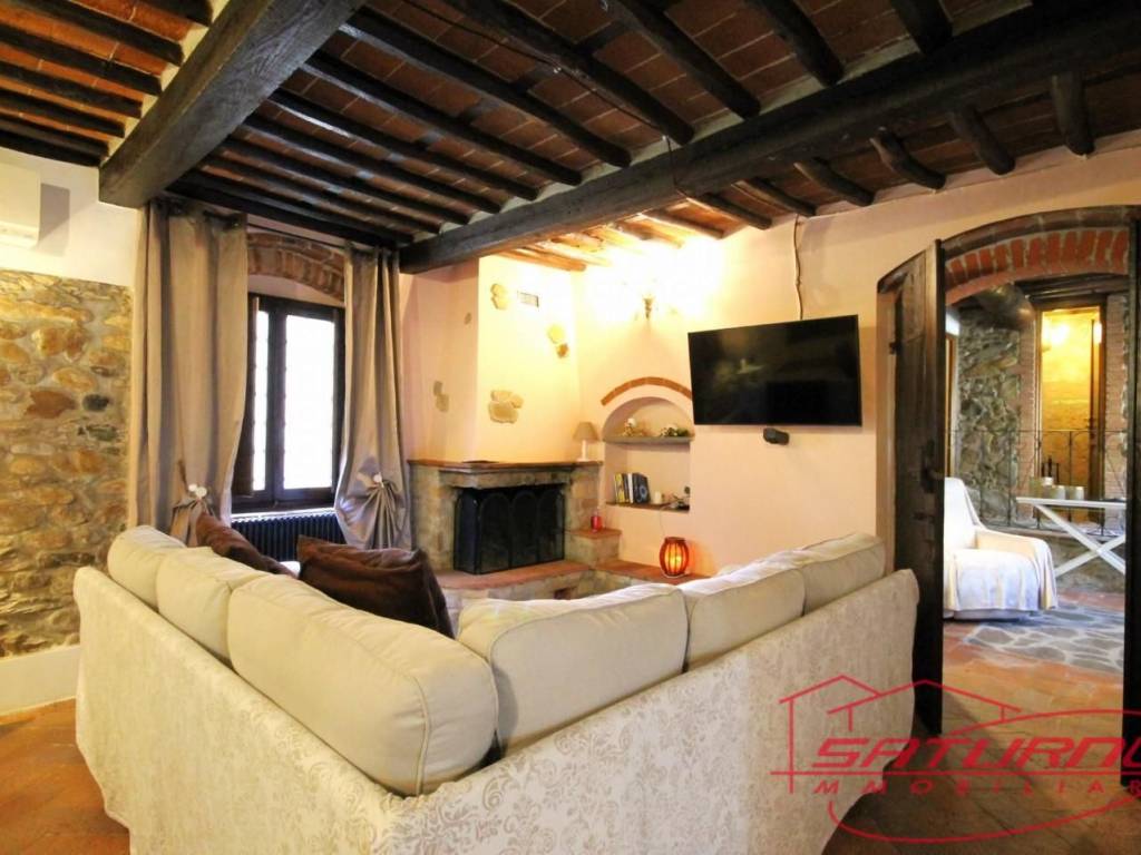 casa indipendente in vendita a Capannori in zona Castelvecchio di Compito