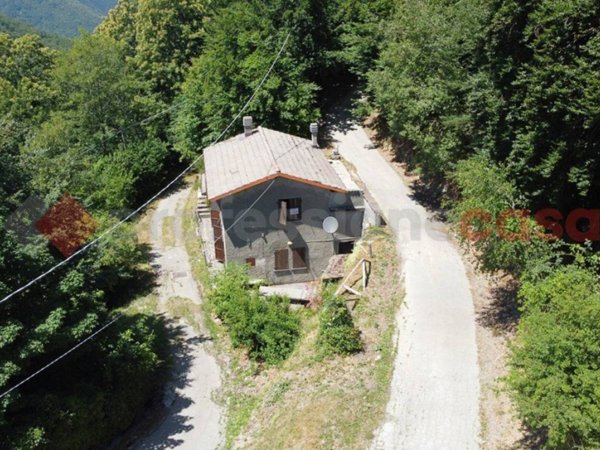 casa indipendente in vendita a Careggine