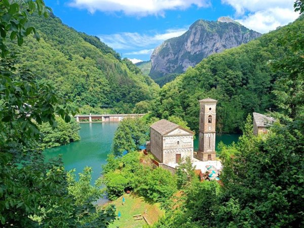 casa indipendente in vendita a Careggine in zona Isola Santa
