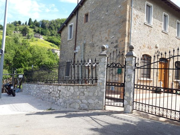 casa indipendente in vendita a Castelnuovo di Garfagnana