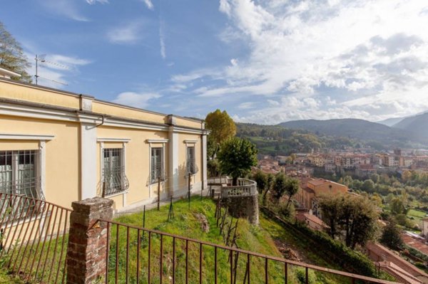 casa indipendente in vendita a Castelnuovo di Garfagnana in zona Colle