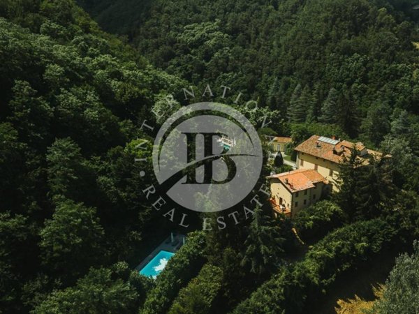 casa indipendente in vendita a Castelnuovo di Garfagnana