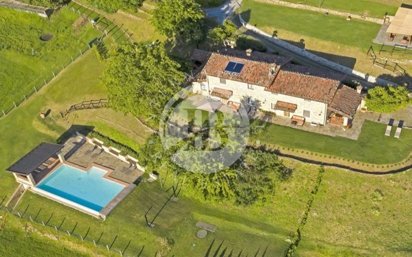 casa indipendente in vendita a Castelnuovo di Garfagnana