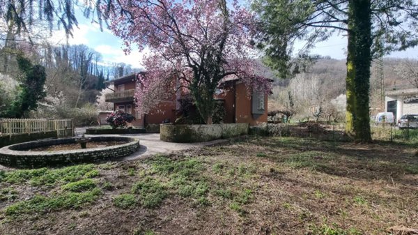 casa indipendente in vendita a Castelnuovo di Garfagnana