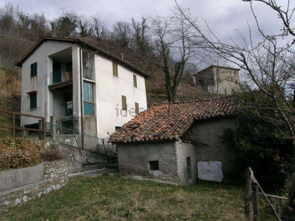 casa indipendente in vendita a Castelnuovo di Garfagnana