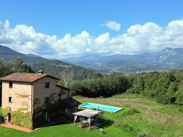 casa indipendente in vendita a Castelnuovo di Garfagnana