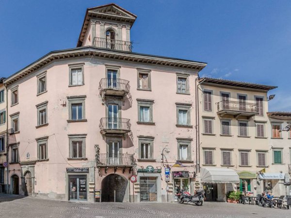 intera palazzina in vendita a Castelnuovo di Garfagnana