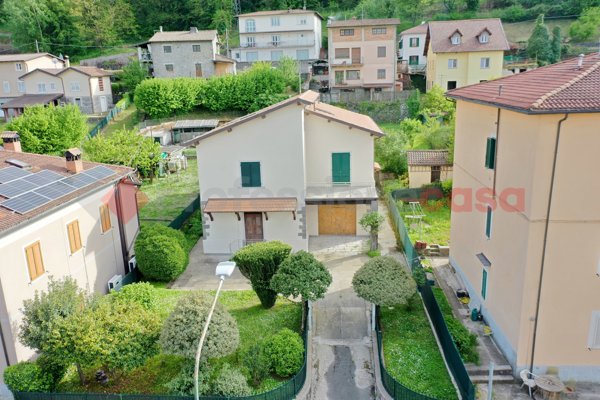 casa indipendente in vendita a Castelnuovo di Garfagnana