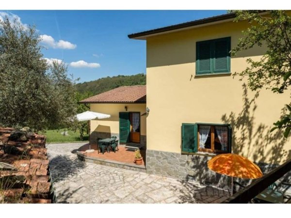 casa semindipendente in vendita a Castelnuovo di Garfagnana