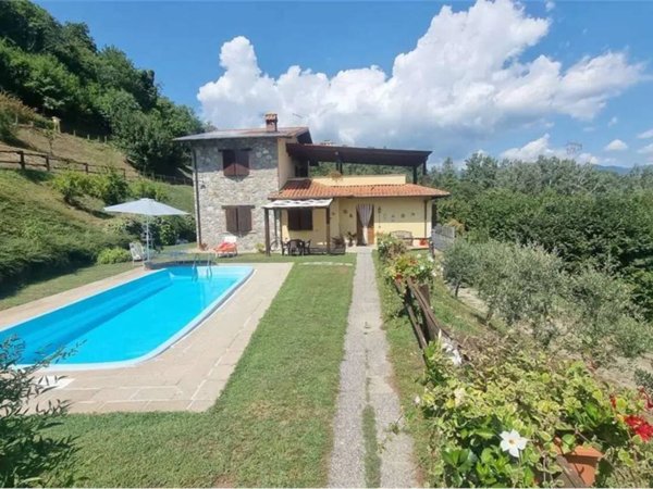 casa indipendente in vendita a Castelnuovo di Garfagnana