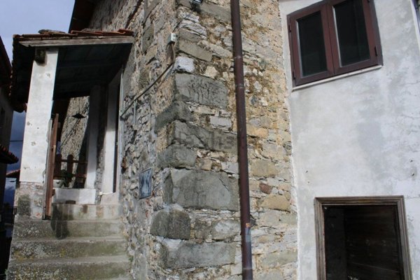 appartamento in vendita a Castelnuovo di Garfagnana in zona Colle