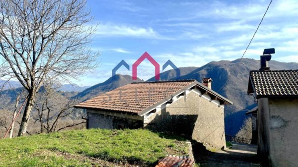 casa indipendente in vendita a Castelnuovo di Garfagnana in zona Colle