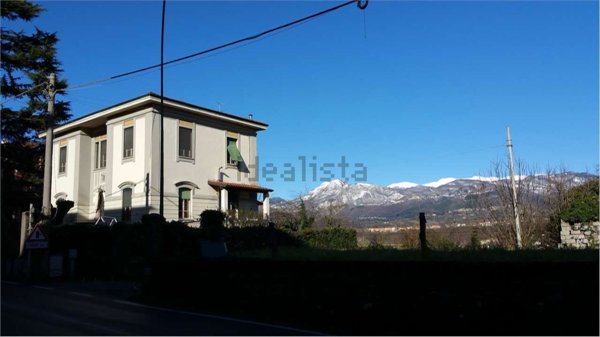 casa indipendente in vendita a Castelnuovo di Garfagnana