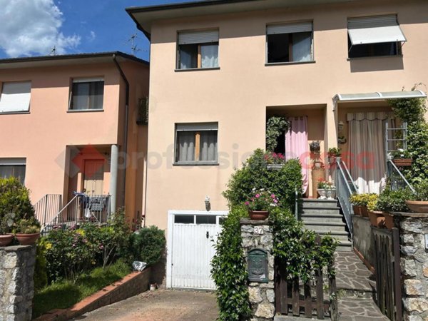 casa indipendente in vendita a Castelnuovo di Garfagnana