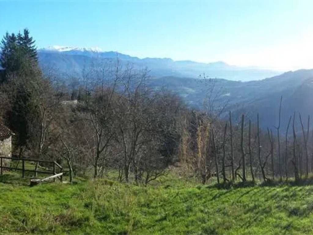 casa indipendente in vendita a Castelnuovo di Garfagnana